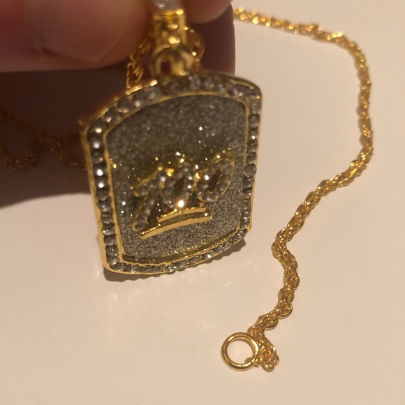 HostPick Heavily Iced Out 💯 Pendant w/ Gold Chain - Picture 3 of 8